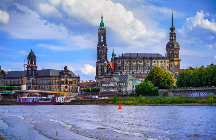 Lạc lối giữa thành phố cổ Dresden mộng mơ ảnh 2