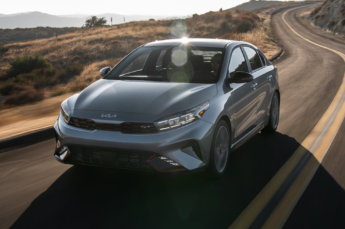 Kia Forte 2023 được nâng cấp nhẹ về trang bị công nghệ và an toàn ảnh 3