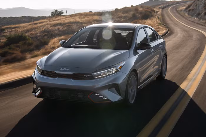 Kia Forte 2023 được nâng cấp nhẹ về trang bị công nghệ và an toàn ảnh 3