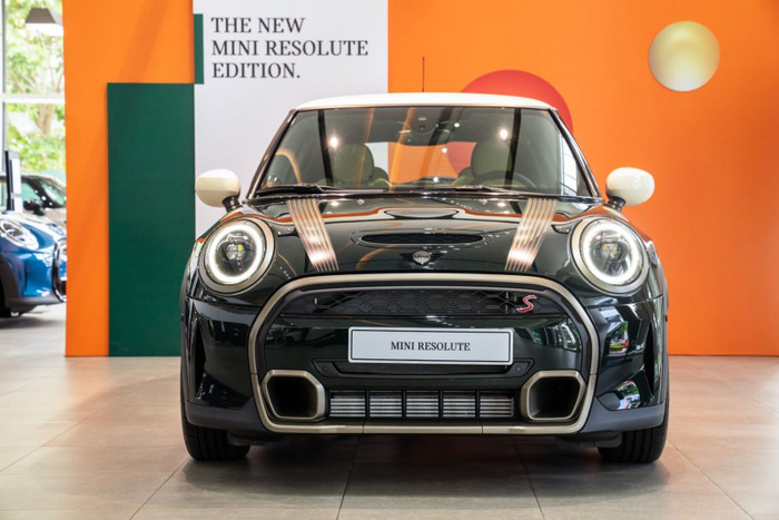 MINI Cooper S3 cửa Resolute Edition ra mắt khách hàng Việt