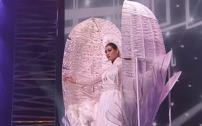 Trang phục Kén Em của Khánh Vân