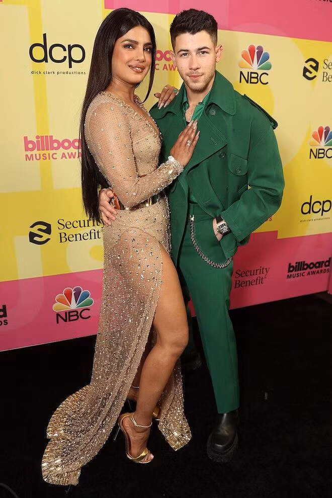 Vợ chồng Nick Jonas Priyanka Chopra