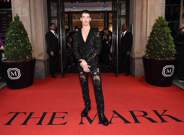 Met Gala 2022 tinh thần “Gilded Glamour”: Manu Rios, Johnny Sun (NCT) ảnh 2 Met Gala 2022 tinh thần “Gilded Glamour”: Manu Rios, Johnny Sun (NCT) ảnh 2