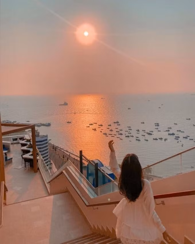 Rooftop Bar Breeze-2