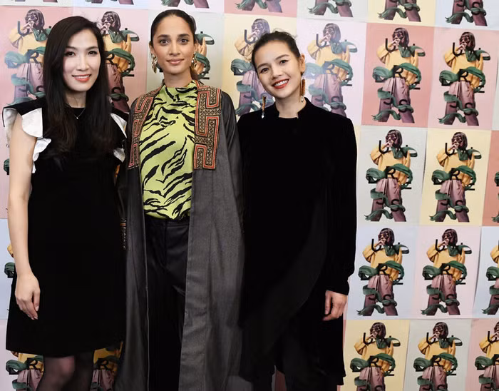 Từ trái sang phải: Rachel Nguyễn – nhà sáng lập Empower Women Asia; Đại sứ thời trang bền vững tại Thuỵ Sĩ - Karen Fleischman; Nhà thiết kế của thương hiệu thời trang La Phạm - Phạm Ngọc Anh