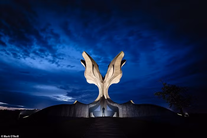 Tượng đài Stone Flower, Croatia