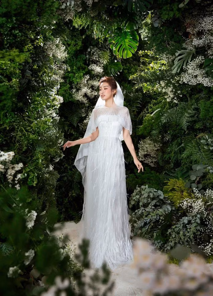 BST Love - dự án thời trang đánh dấu sự trở lại của nhà thiết kế Lê Thanh Hòa ảnh 12