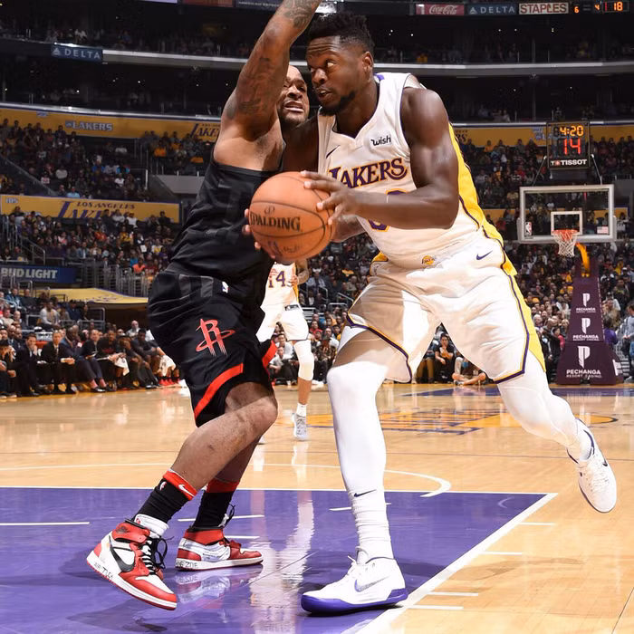 PJ Tucker - “Ông vua sneaker” trong giới NBA - P2-2