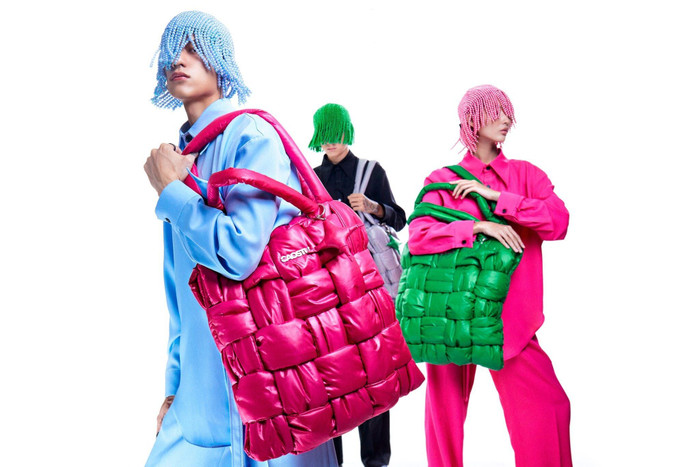 Cao Stu khuấy đảo cộng đồng nội địa với chiếc túi “Đựng cả thế giới” ảnh 3 Cao Stu khuấy đảo cộng đồng nội địa với chiếc túi “Đựng cả thế giới” ảnh 3