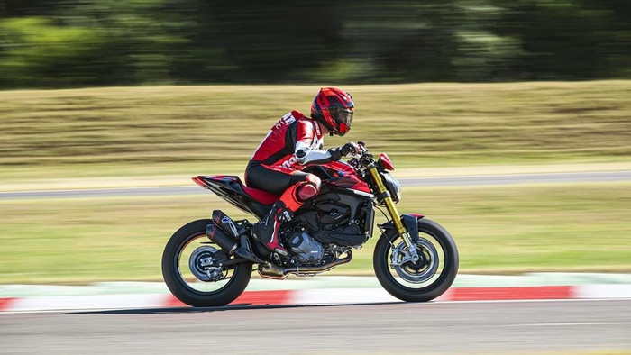 Ducati Monster SP phiên bản thể thao hơn, mạnh hơn của Monster ảnh 3 Ducati Monster SP phiên bản thể thao hơn, mạnh hơn của Monster ảnh 3