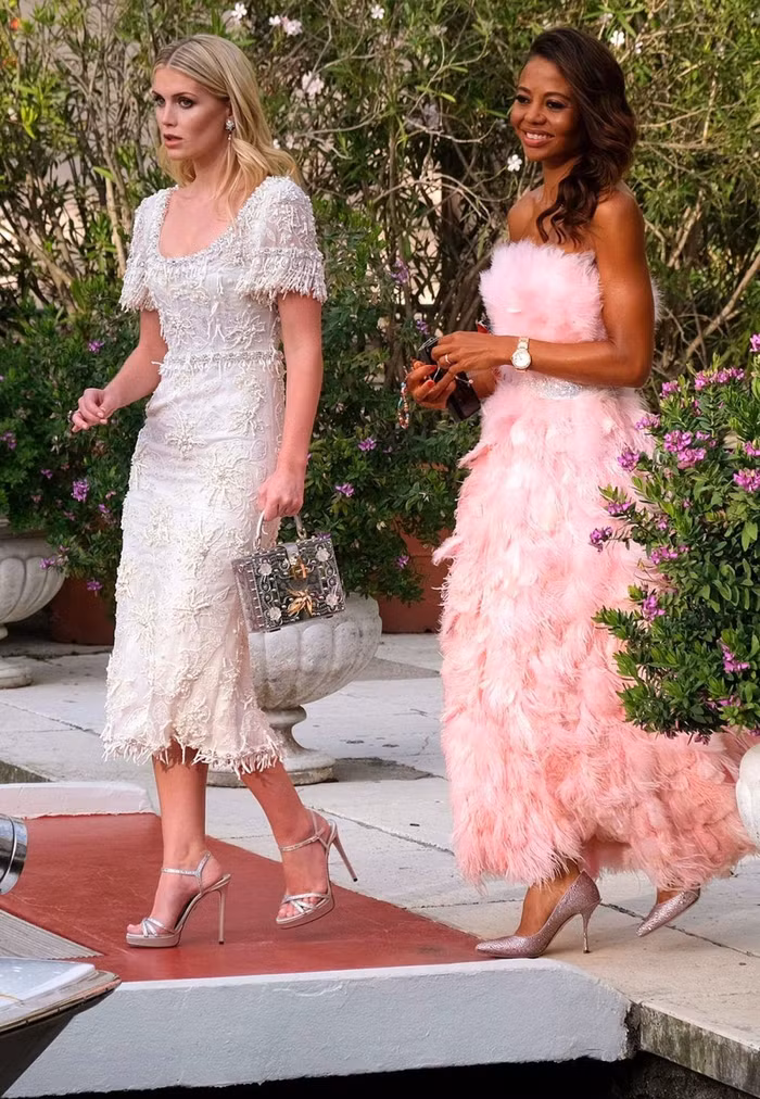 Các siêu sao lộng lẫy tham dự show thời trang cao cấp Dolce & Gabbana Alta Moda 2021-13