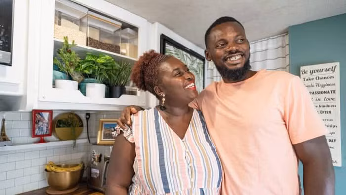 Sống trong RV, cặp vợ chồng có cuộc sống như mơ, thu nhập 1,8 tỷ/năm-9