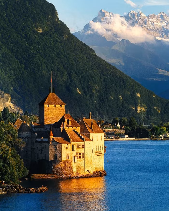 Những địa điểm du lịch Thụy Sĩ đẹp như thiên đường thế gian ảnh 3