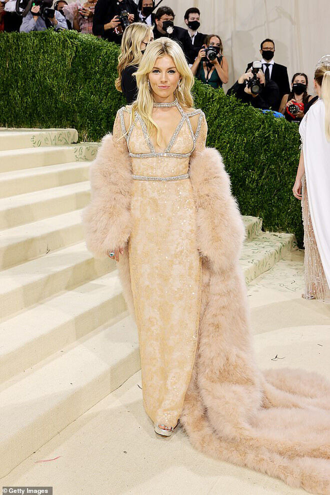 Điểm danh những bộ cánh đẹp nhất Met Gala 2021 ảnh 25