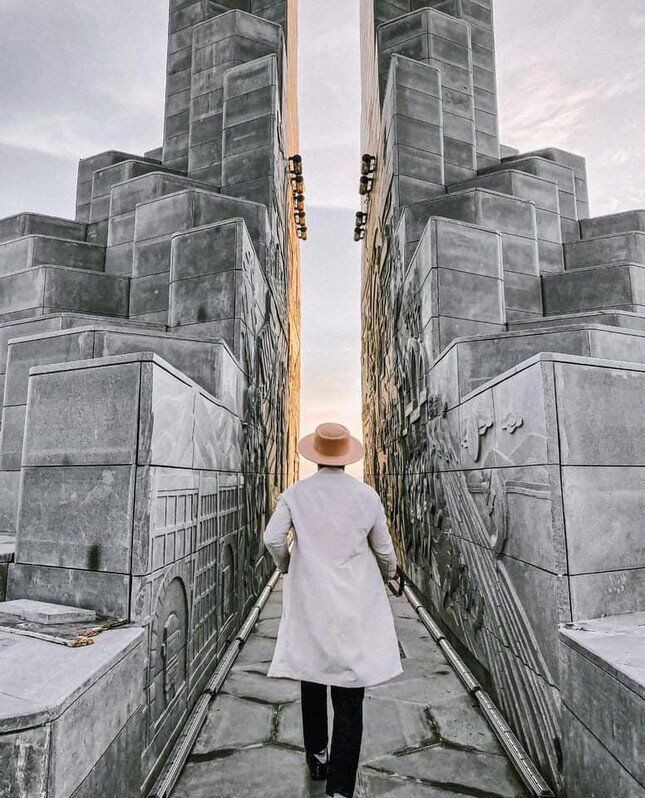 Tháp đôi Ghềnh Đá Đĩa