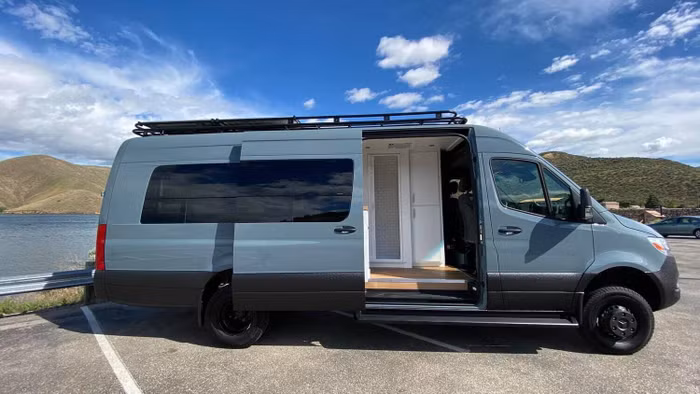 Mùa dịch covid-19: Du lịch “không chạm” với những chiếc xe “khách sạn” - 6