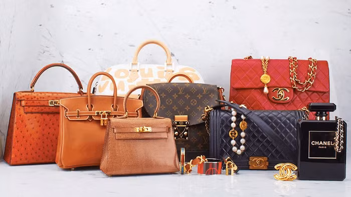 Túi hiệu vintage bất ngờ lên ngôi trong mùa dịch