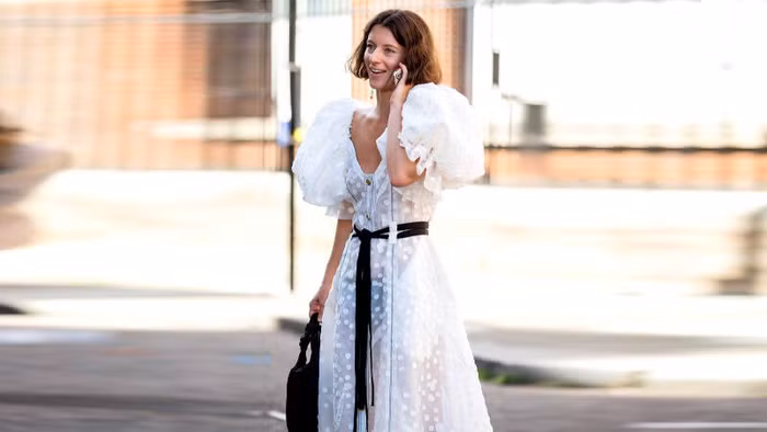 Áo tay phồng cho cô nàng mùa thu thêm quyến rũ, điệu đà