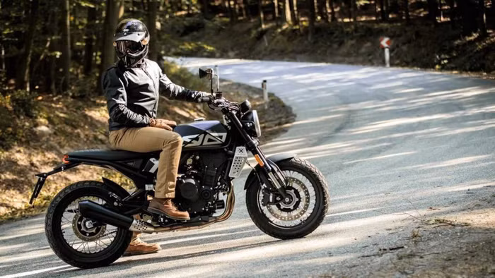 Brixton Crossfire 500 - bản sao hoàn hảo của Husqvarna Vitpilen 701