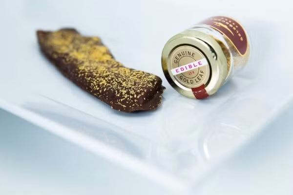 Thịt xông khói dát vàng