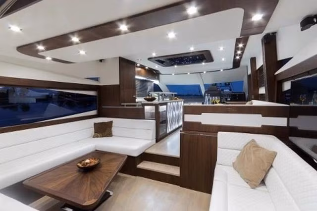 đấu giá du thuyền FLC Albatross