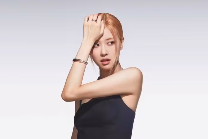Đại sứ thương hiệu Rosé trong chiến dịch quảng cáo Tiffany Lock