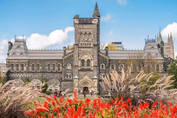 University of Toronto - Ngôi trường đại học danh giá số 1 ở Canada - OSLA