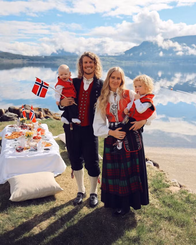 Tài khoản Instagram các cặp đôi nên theo dõi để tăng cảm hứng du lịch-4