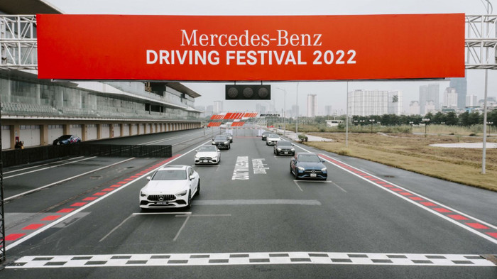 Mercedes-Benz Driving Festival 2022 trải nghiệm trên đường đua F1 ảnh 1 Mercedes-Benz Driving Festival 2022 trải nghiệm trên đường đua F1 ảnh 1