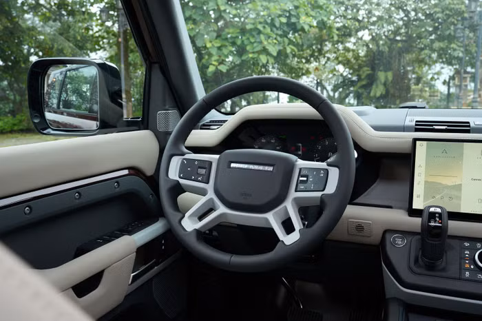 SUV Land Rover Defender 130