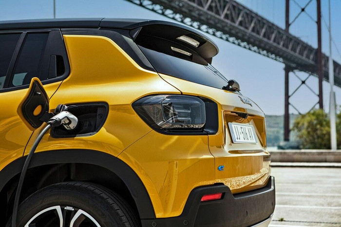 Jeep Avenger mẫu SUV chạy điện đầu tiên của Jeep tại châu Âu ảnh 3 Jeep Avenger mẫu SUV chạy điện đầu tiên của Jeep tại châu Âu ảnh 3