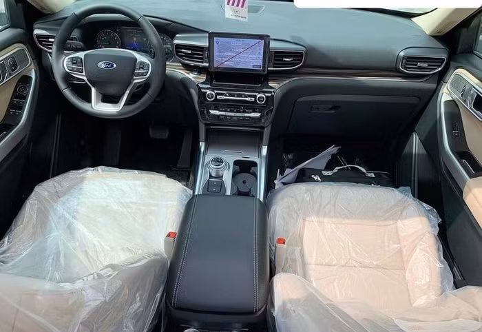 Ford Explorer 2021 chính hãng đầu tiên về Việt Nam-3