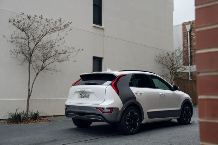 Kia Niro 2023 - Mẫu SUV cỡ nhỏ vừa chính thức chốt giá từ 30.258 USD ảnh 2