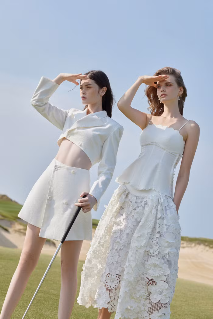 Tạp chí Vouge danh tiếng đăng tải BST của một nhà thiết kế 9x Việt