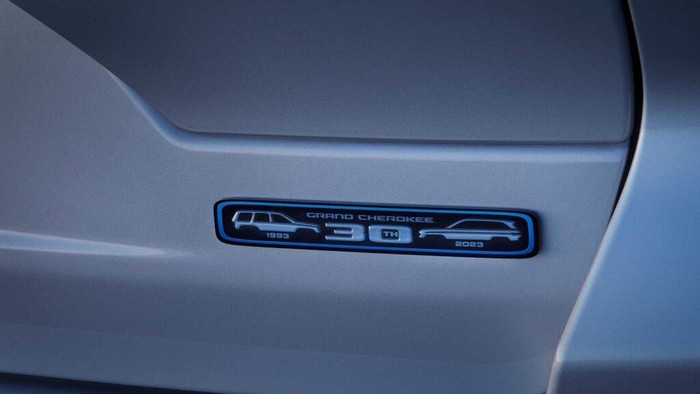 Jeep Grand Cherokee thêm phiên bản đặc biệt 30th Anniversary Edition ảnh 6