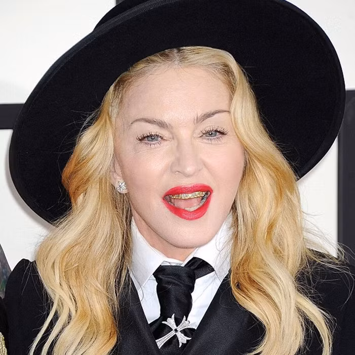 Grillz - Mốt đính kim cương lên răng cực chất của các ngôi sao-8