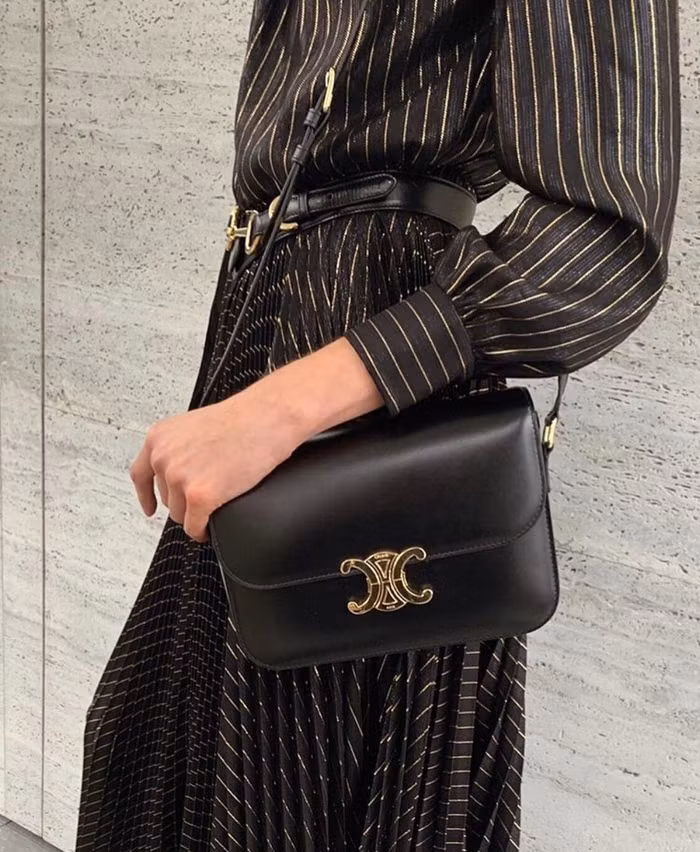 celine triomphe in black aspassocon simona