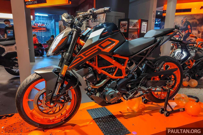 KTM Duke 250 2022 thêm màu mới, giá không đổi ảnh 1