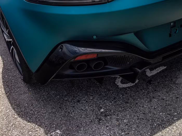 Chi tiết 2 mẫu xe độc bản của Aston Martin từ thương hiệu xe Anh Quốc ảnh 3 Vantage-F1_IMGP6156-scaled.jpg