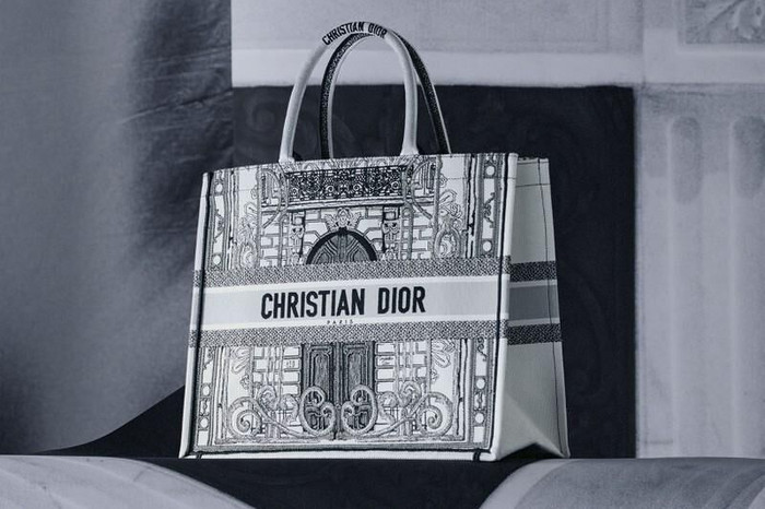 Dior kỷ niệm ngày mở cửa trở lại 30 Montaigne với BST đặc biệt