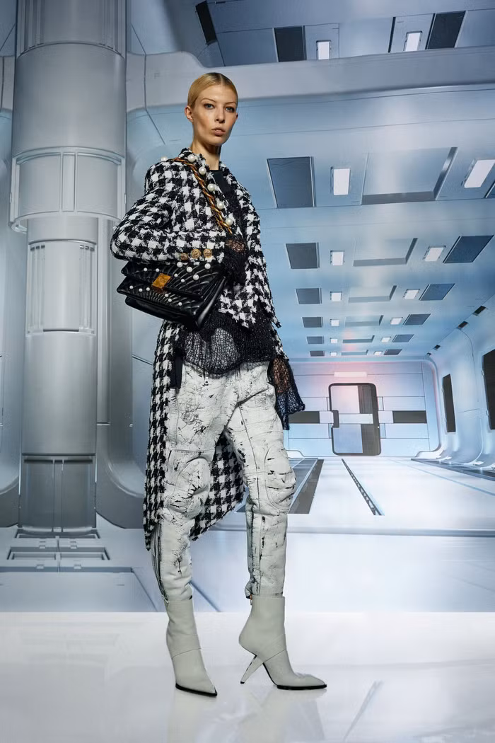 Balmain Pre-Fall 2022: Nét cổ điển trong đương đại ảnh 9