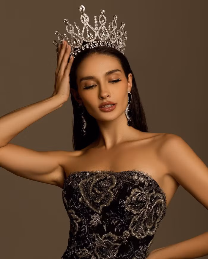 Brazil đăng quang Miss Charm 