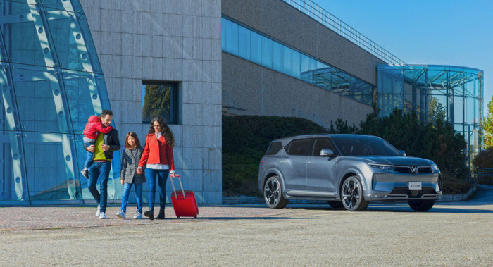 Cận cảnh VinFast VF-E35 và VF-E36 đang ra mắt tại Los Angeles Auto Show 2021 ảnh 7 Cận cảnh VinFast VF-E35 và VF-E36 đang ra mắt tại Los Angeles Auto Show 2021 ảnh 7