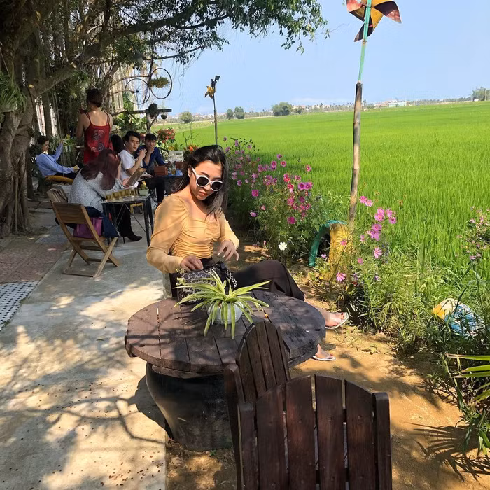 Check-in 2 tiệm cà phê 'view đồng lúa' mãn nhãn ở Hội An - 4