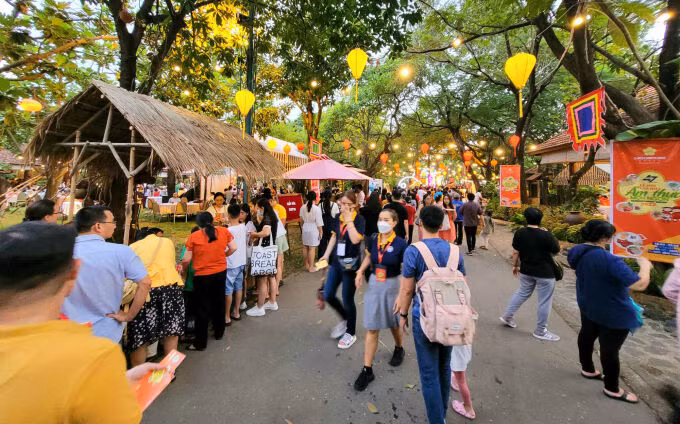 Tren-30-000-khach-tham-gia-4152-1672816423.jpg?w=680&h=0&q=100&dpr=1&fit=crop&s=zj0gffV71sRNS-NGX8eZlw