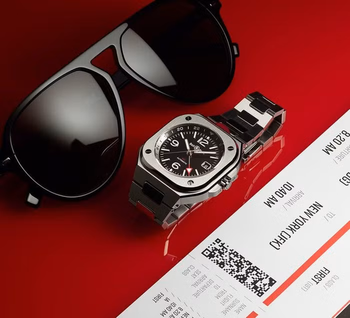 BR05 GMT- Bell & Ross: Vẻ đẹp đương đại của phong cách Haute Horlogerie ảnh 1