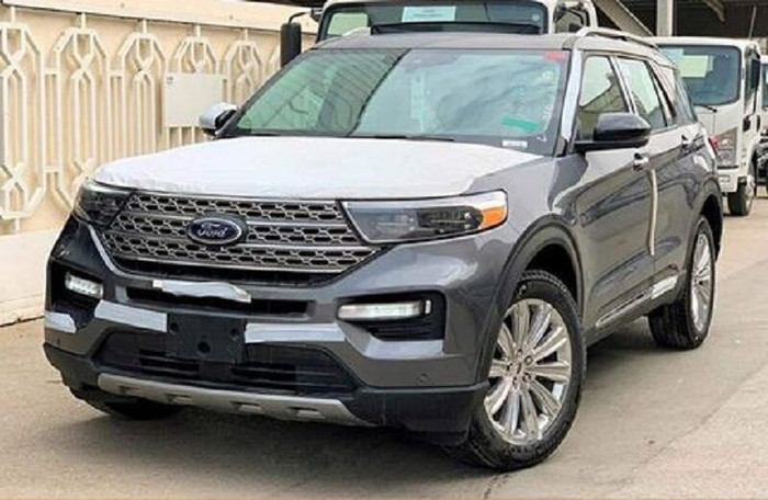 Ford Explorer 2021 chính hãng đầu tiên về Việt Nam