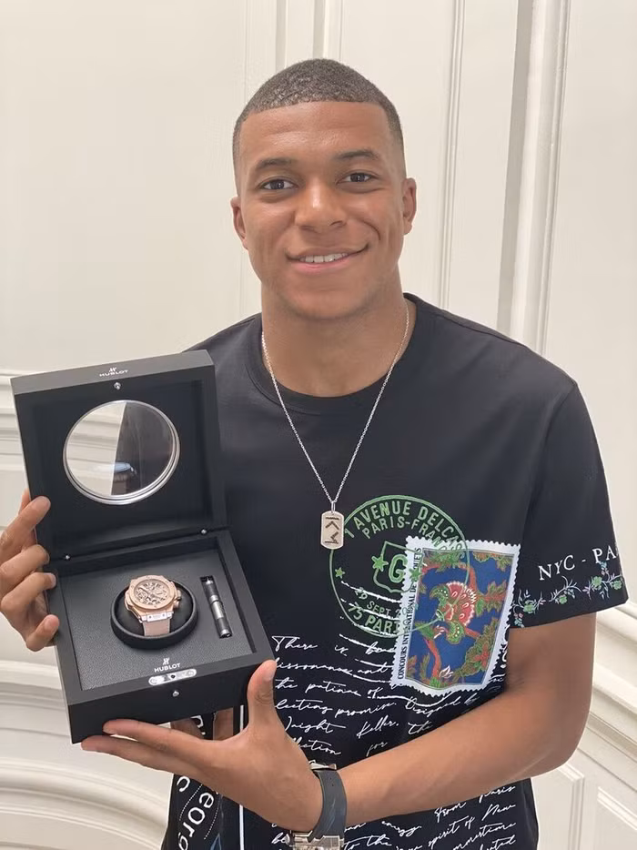 BST đồng hồ của Kylian Mbappé 