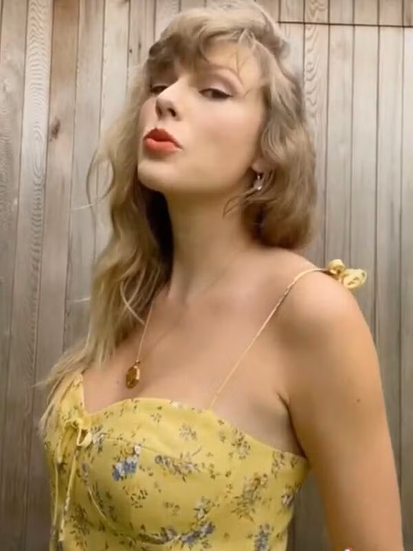 Vừa gia nhập TikTok, váy của Taylor Swift cháy hàng