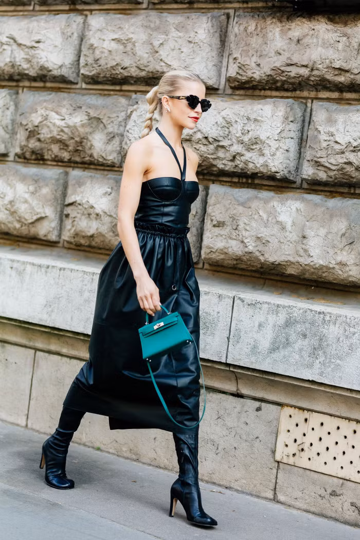 Những chiếc túi được ưu chuộng cho mùa mốt Thu - Đông 2022 ảnh 11 Những chiếc túi được ưu chuộng cho mùa mốt Thu - Đông 2022 ảnh 11